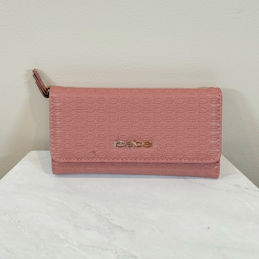 🔥NWOT Bebe Women’s Pink Wallet 🔥
